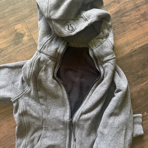 Lululemon - Picture 2 of 4